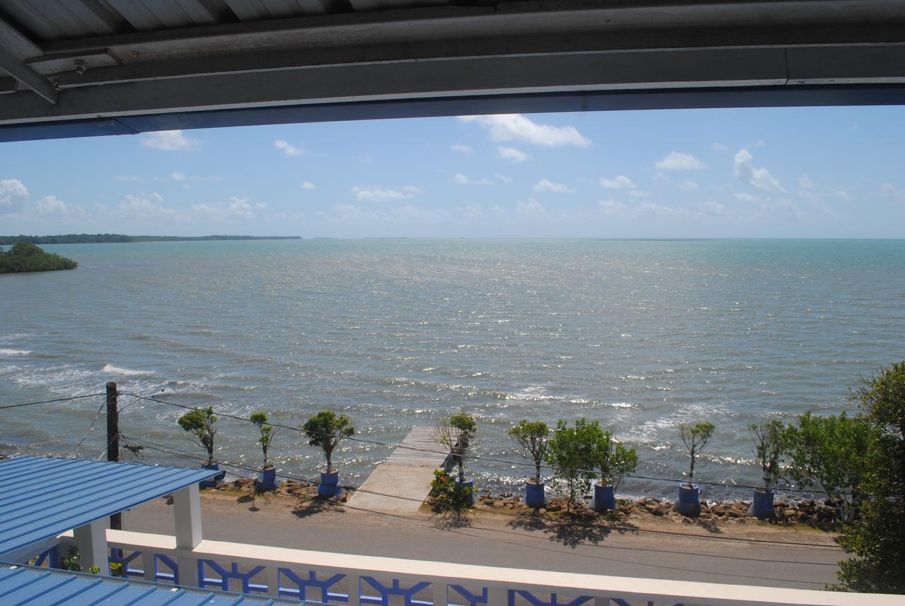 The Sea Front Inn 蓬塔戈尔达 外观 照片