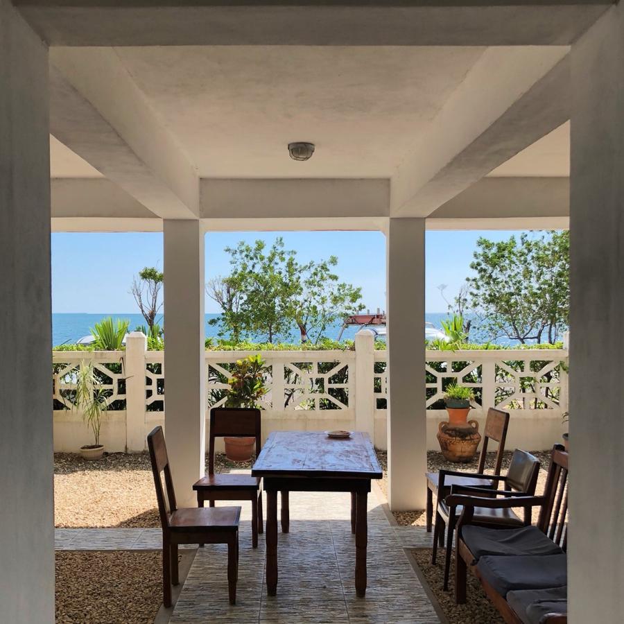 The Sea Front Inn 蓬塔戈尔达 外观 照片