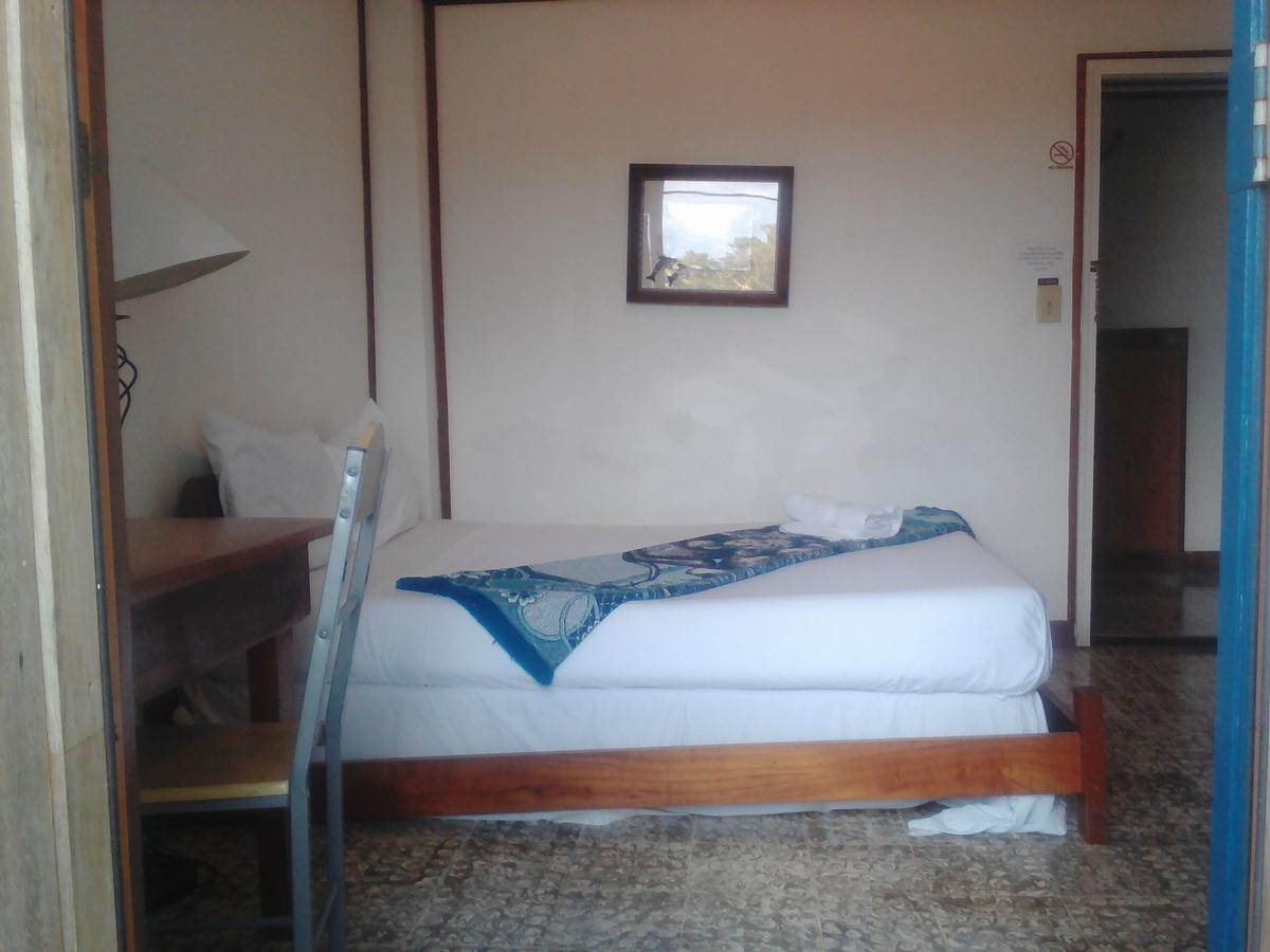 The Sea Front Inn 蓬塔戈尔达 外观 照片